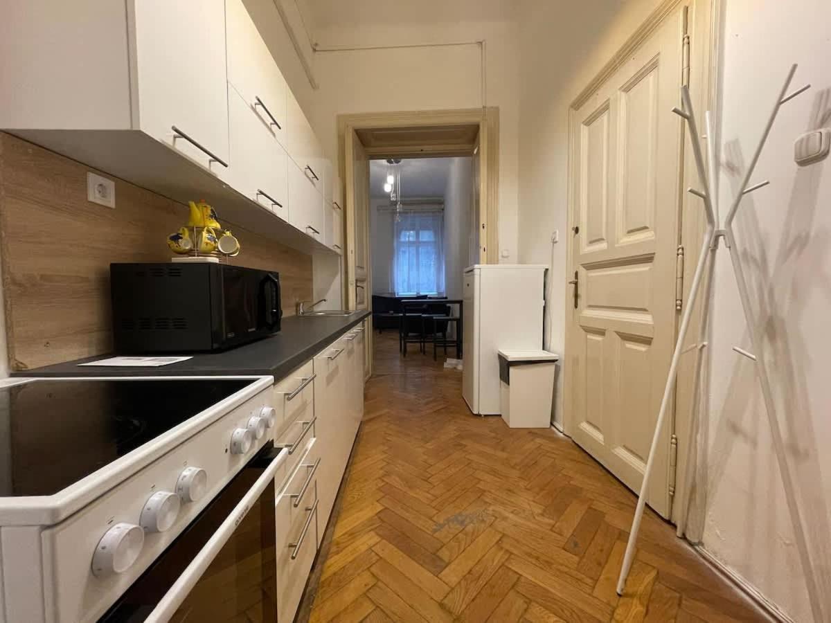Apartment Near Urania Budapest